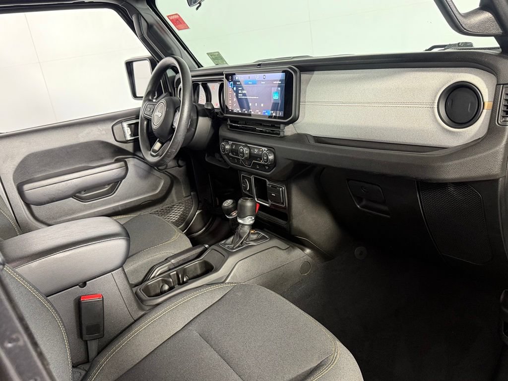 Certified 2024 Jeep Gladiator Sport AWD/4WD image 16