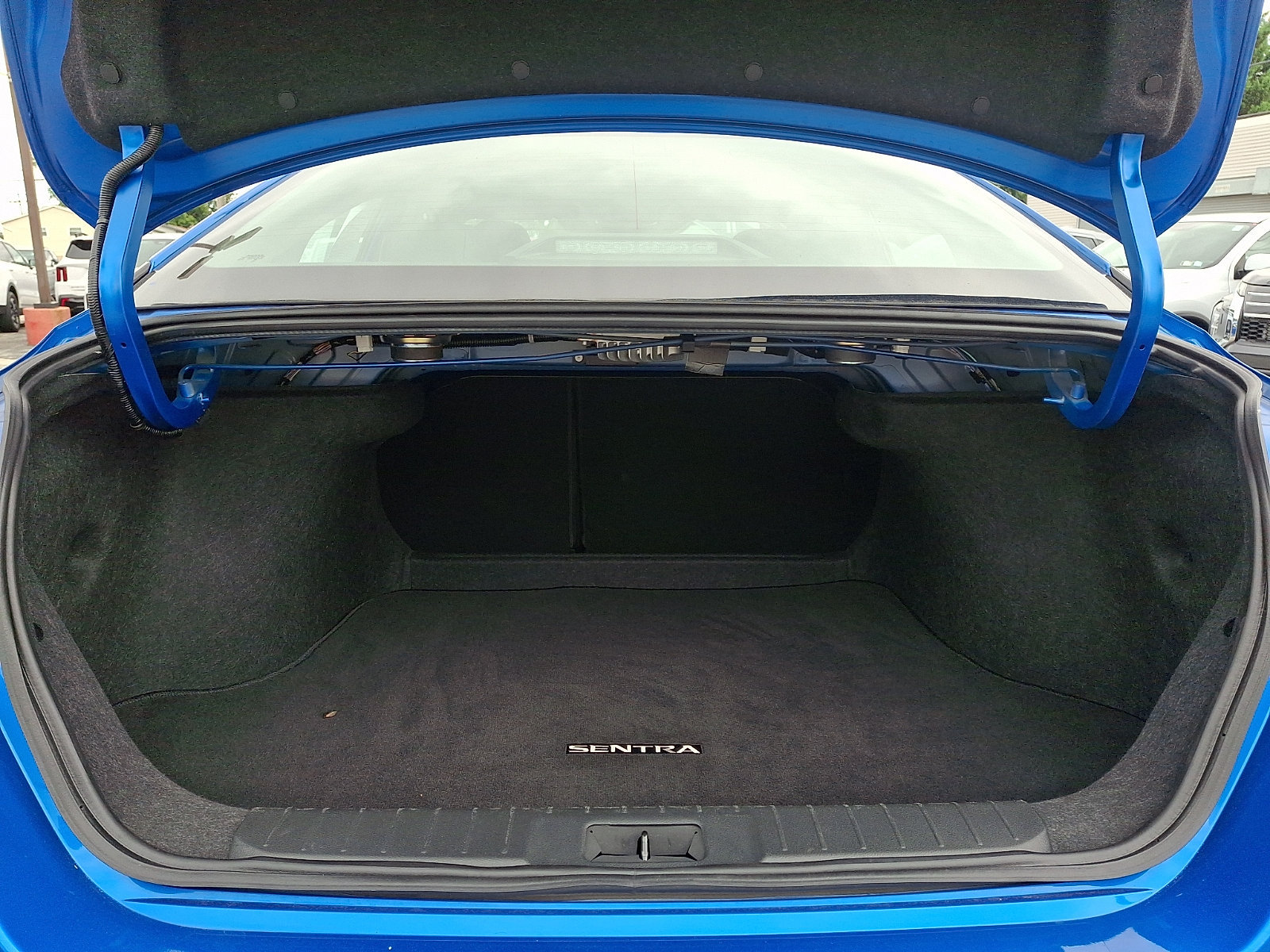Used 2023 Nissan Sentra SR w/ SR Premium Package FWD image 29
