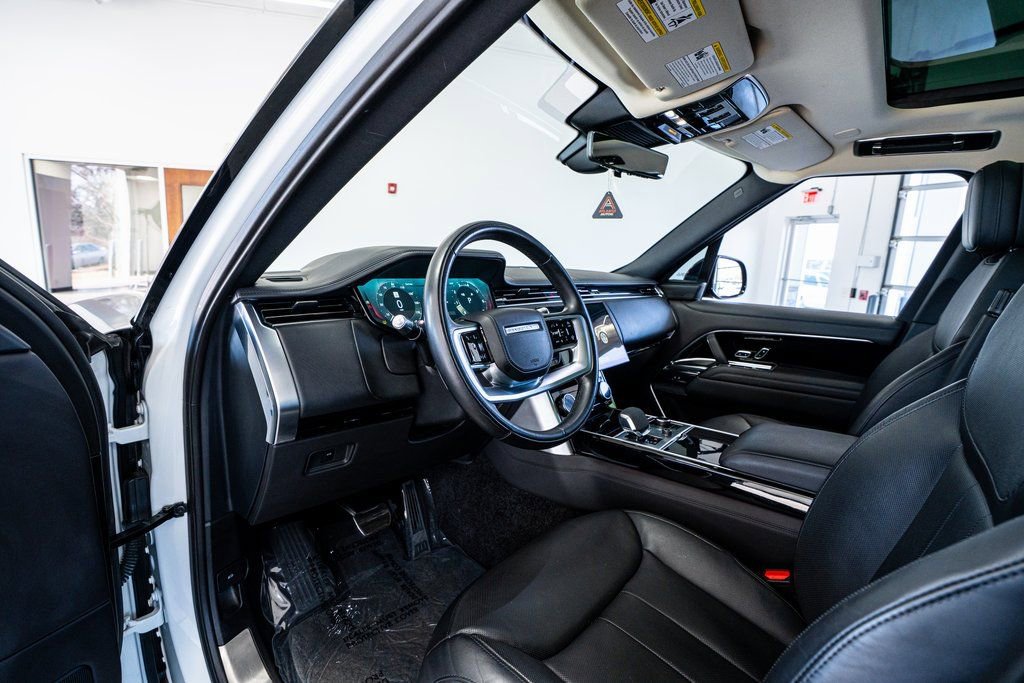 Used 2022 Land Rover Range Rover SE image 30
