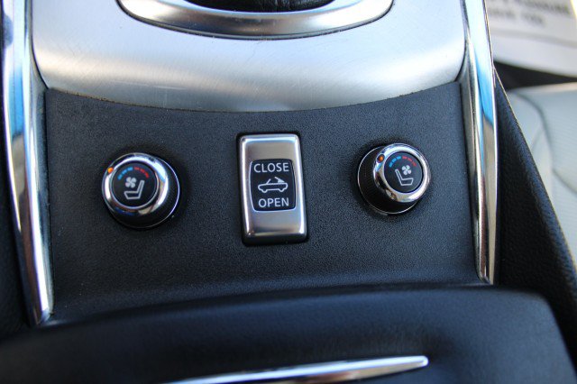 Used 2014 INFINITI Q60 Convertible w/ Premium Package RWD image 19