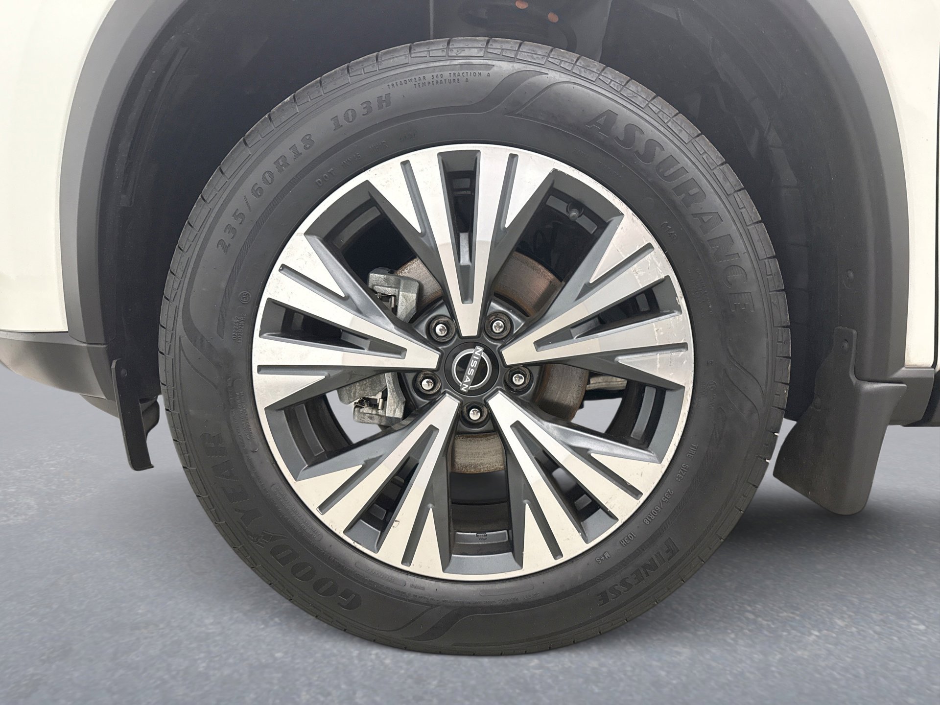 Used 2023 Nissan Rogue SV w/ SV Premium B Package image 24