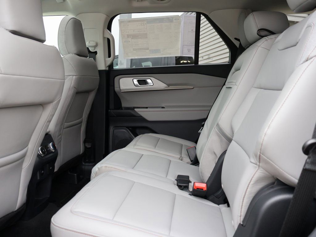 New 2026 Ford Explorer Active w/ Active Comfort Package image 19