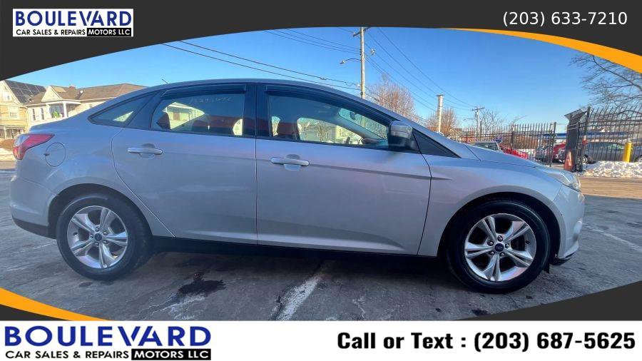 Used 2013 Ford Focus SE FWD image 3