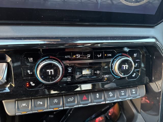 Used 2023 GMC Sierra 1500 AT4X image 5