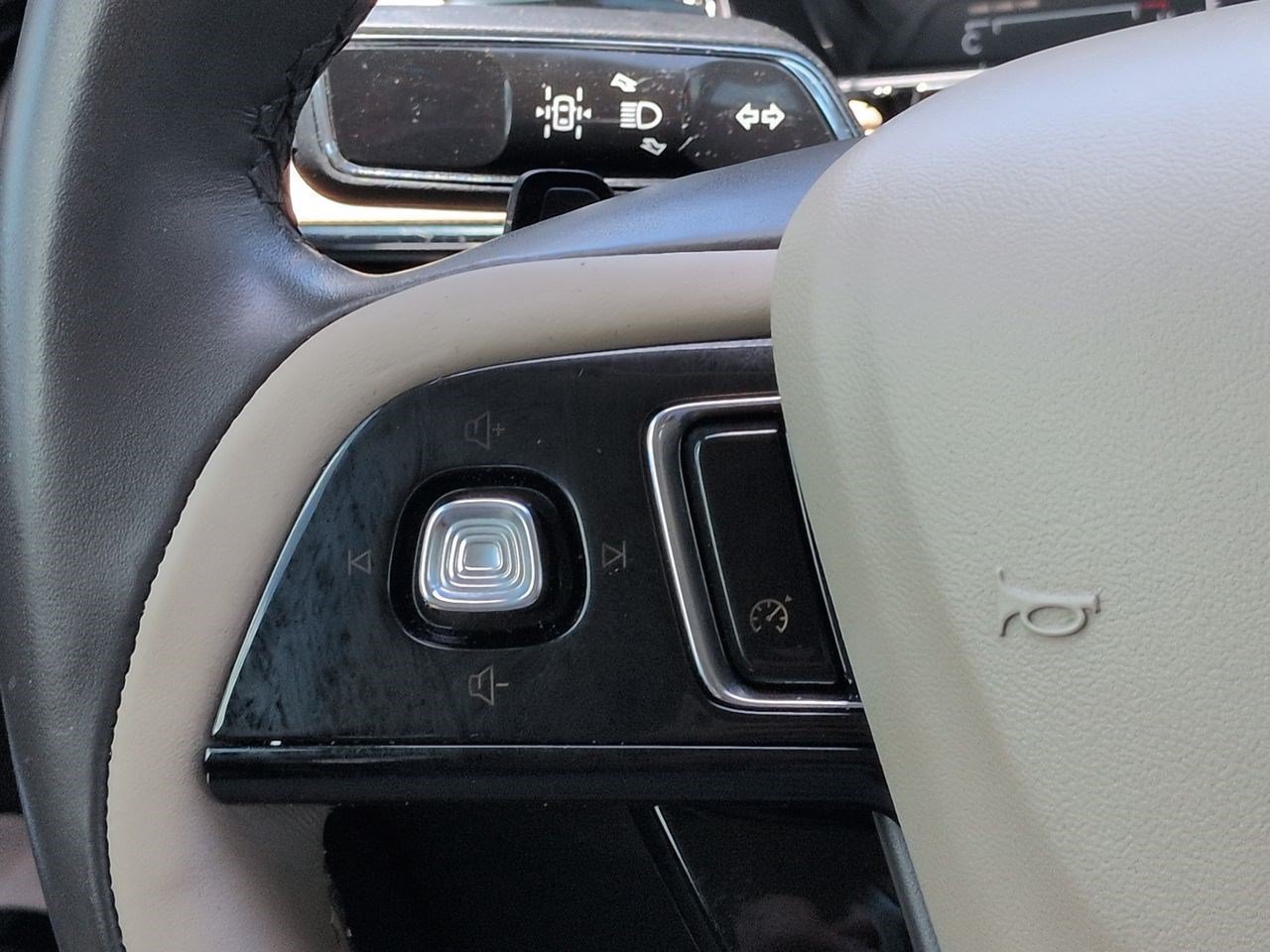 Certified 2020 Lincoln Corsair FWD image 24
