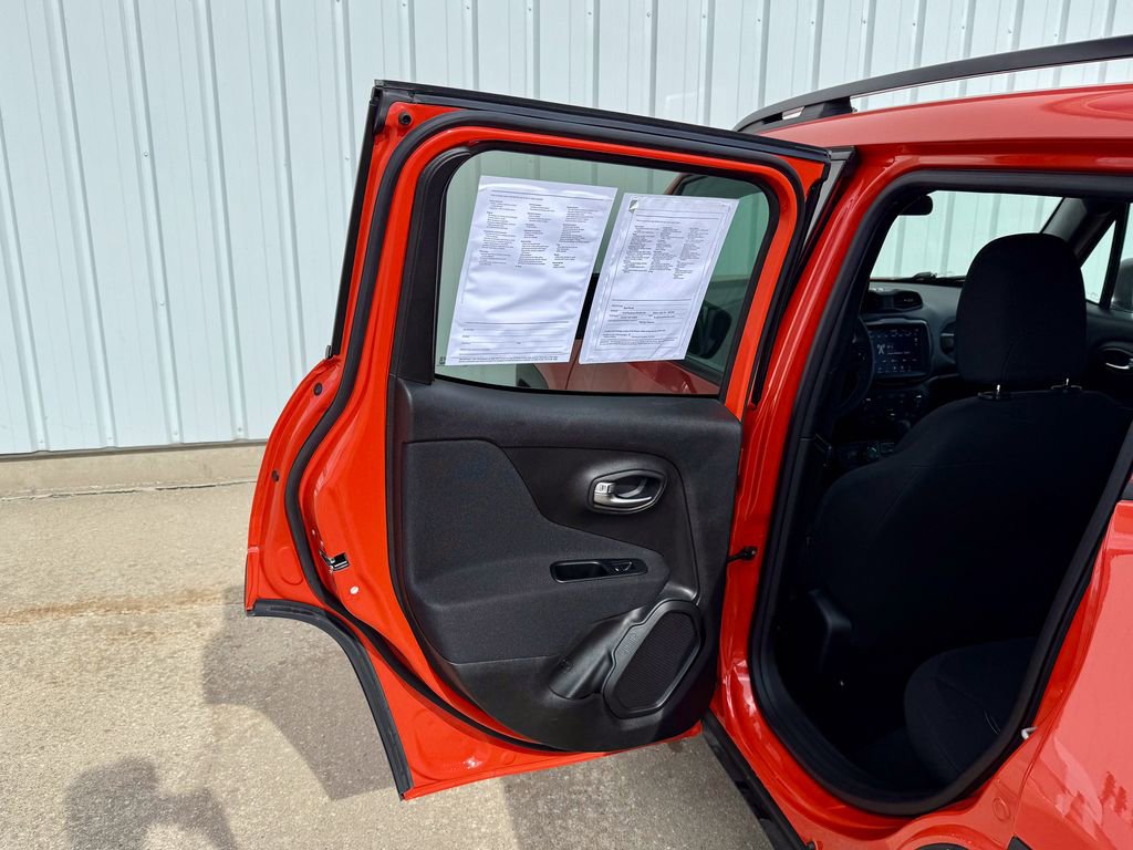 Used 2021 Jeep Renegade Latitude image 14