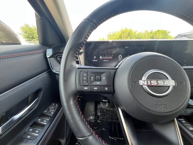 Used 2025 Nissan Kicks SR AWD/4WD image 11