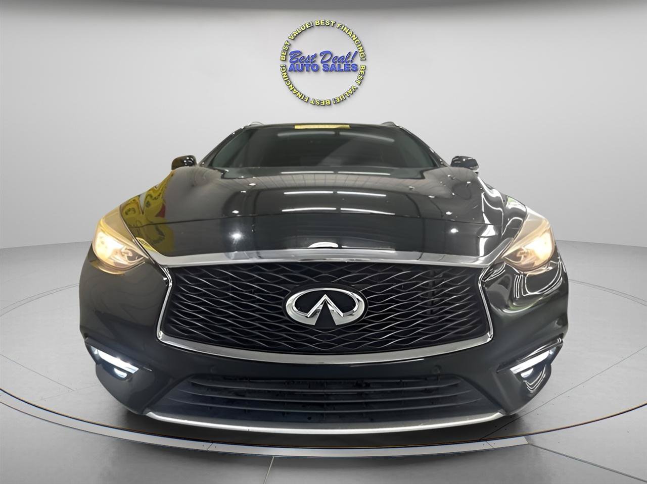 Used 2018 INFINITI QX30 Premium w/ Navigation Package FWD image 8