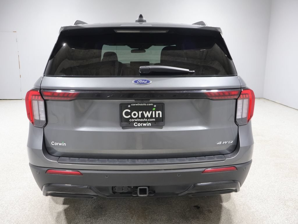 Used 2025 Ford Explorer ST-Line AWD/4WD image 3