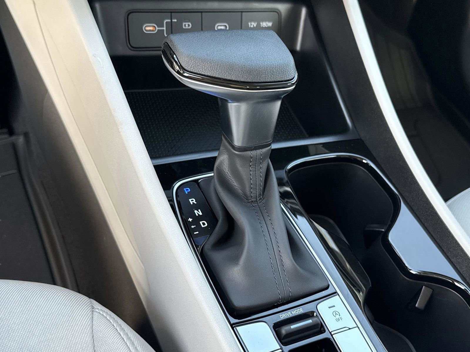 New 2026 Hyundai Tucson SE image 17