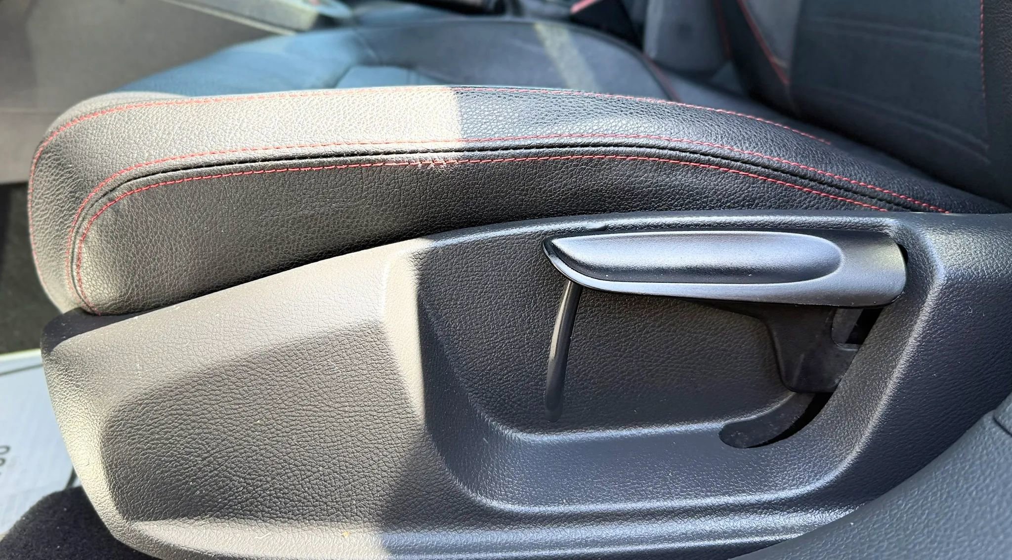 Used 2012 Volkswagen Jetta GLI Autobahn FWD image 25