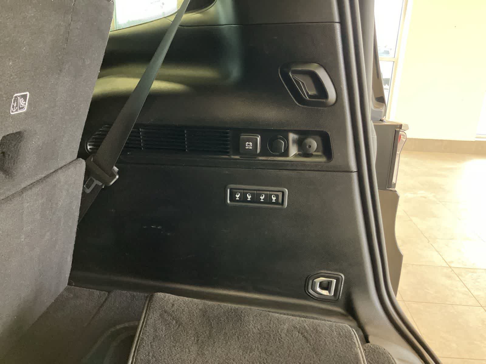 Used 2024 Jeep Wagoneer Series III AWD/4WD image 32