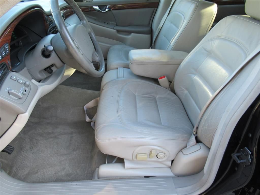 Used 2000 Cadillac De Ville w/ Comfort/Convenience Pkg FWD image 15