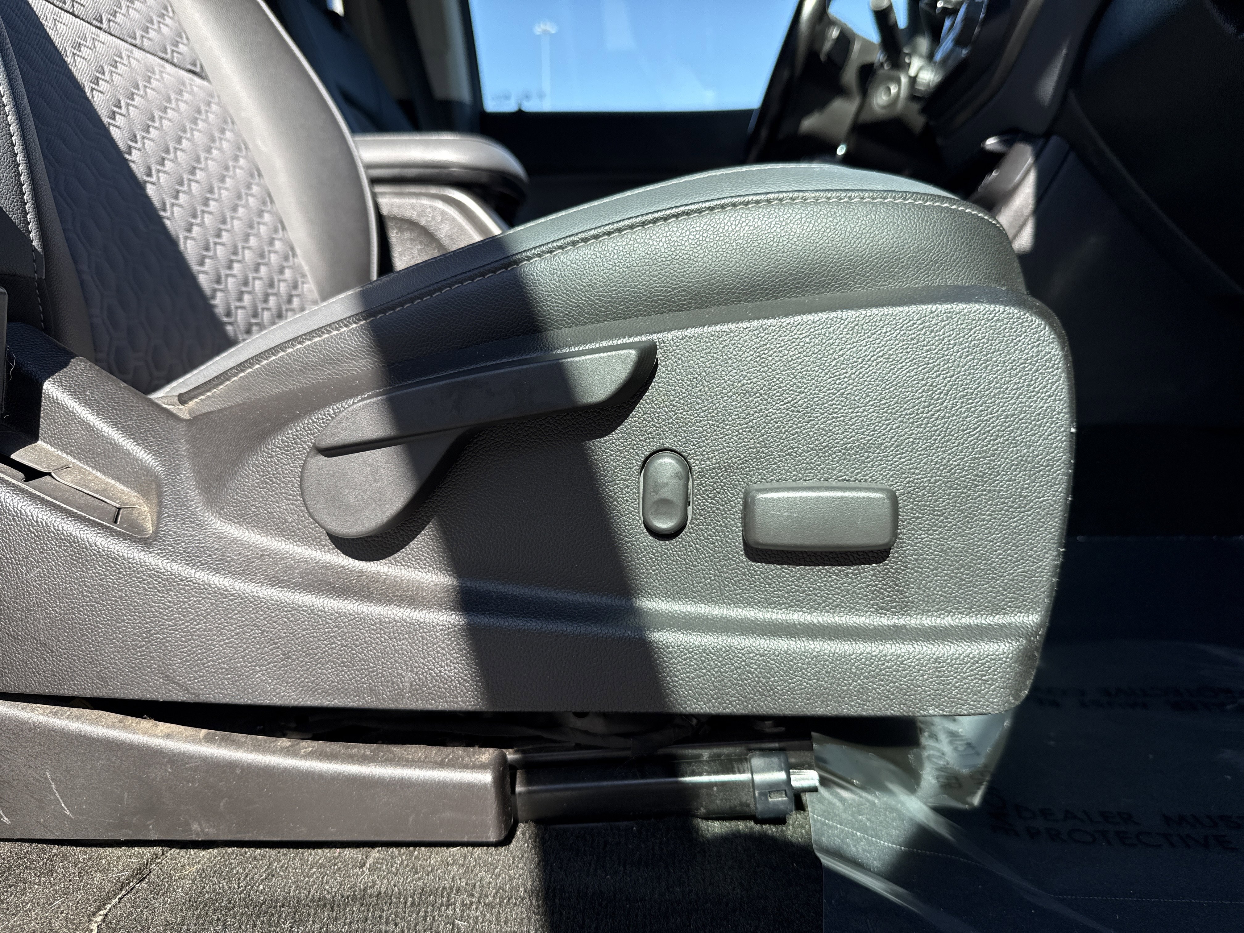 Used 2017 Chevrolet Colorado Z71 AWD/4WD image 28