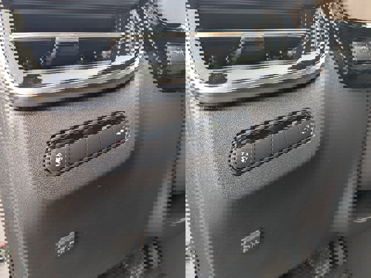 New 2026 INFINITI QX60 Sport image 14