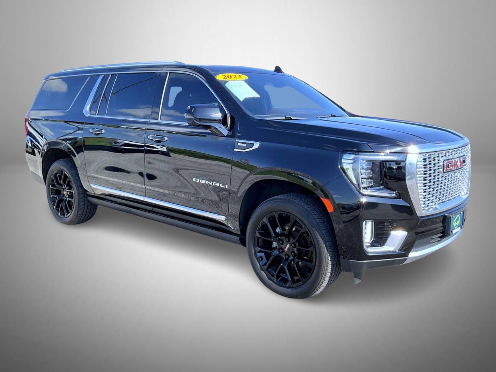 Certified 2022 GMC Yukon XL Denali w/ Denali Premium Package AWD/4WD image 3