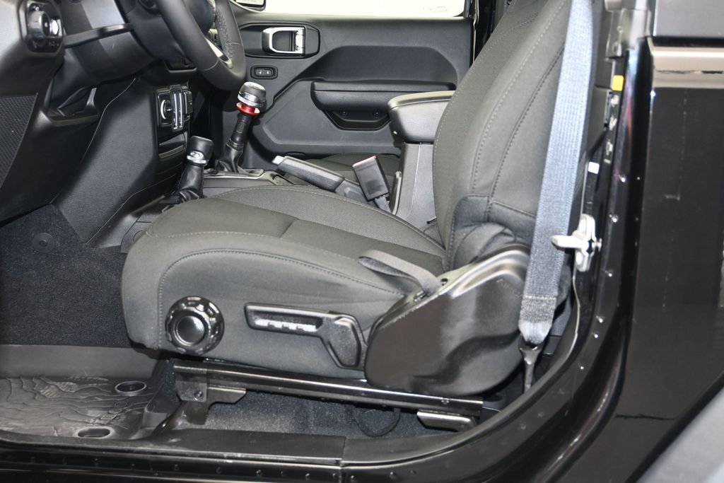 Used 2023 Jeep Wrangler Sport AWD/4WD image 22