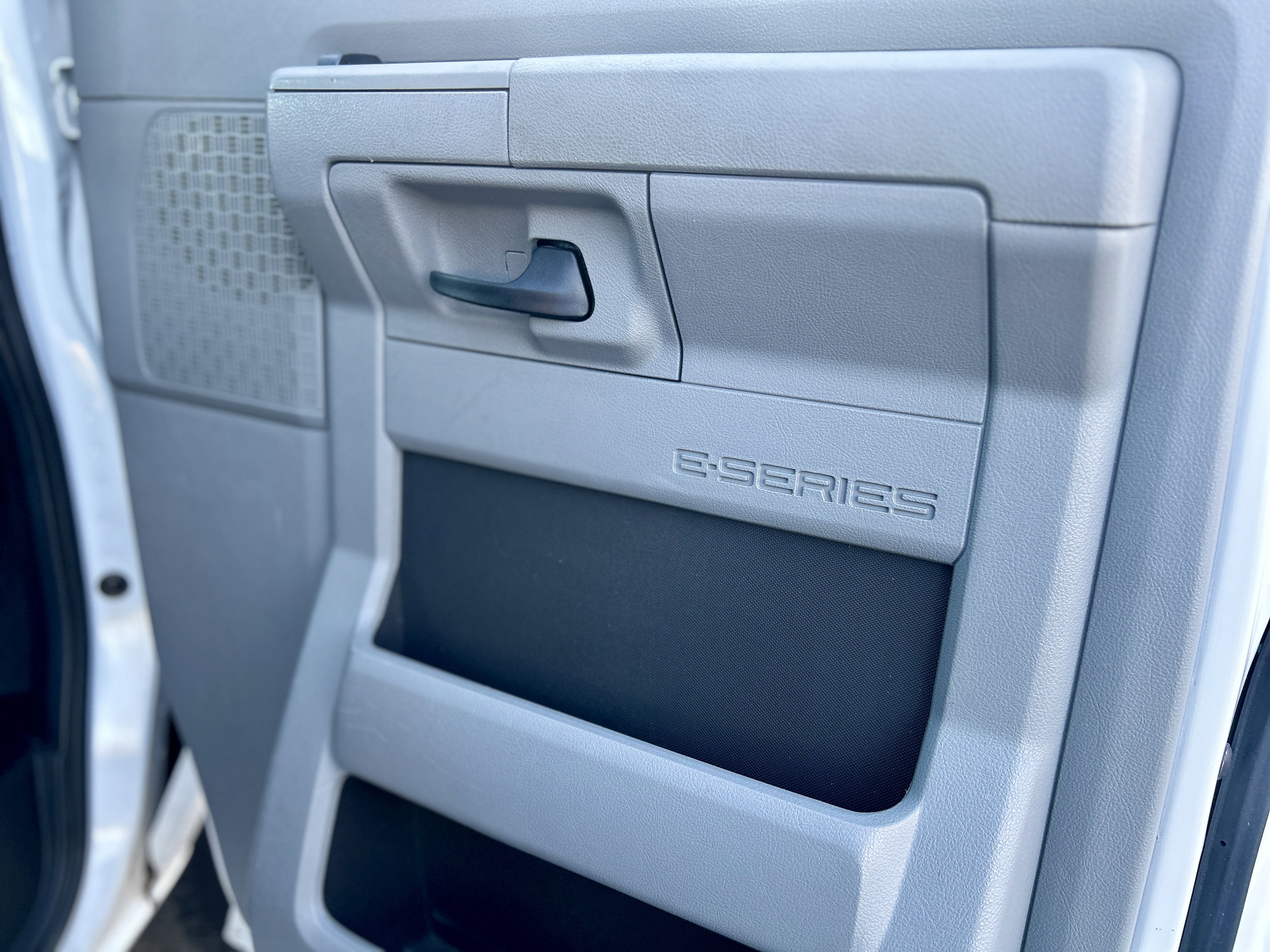 Used 2013 Ford E-150 and Econoline 150 RWD image 23