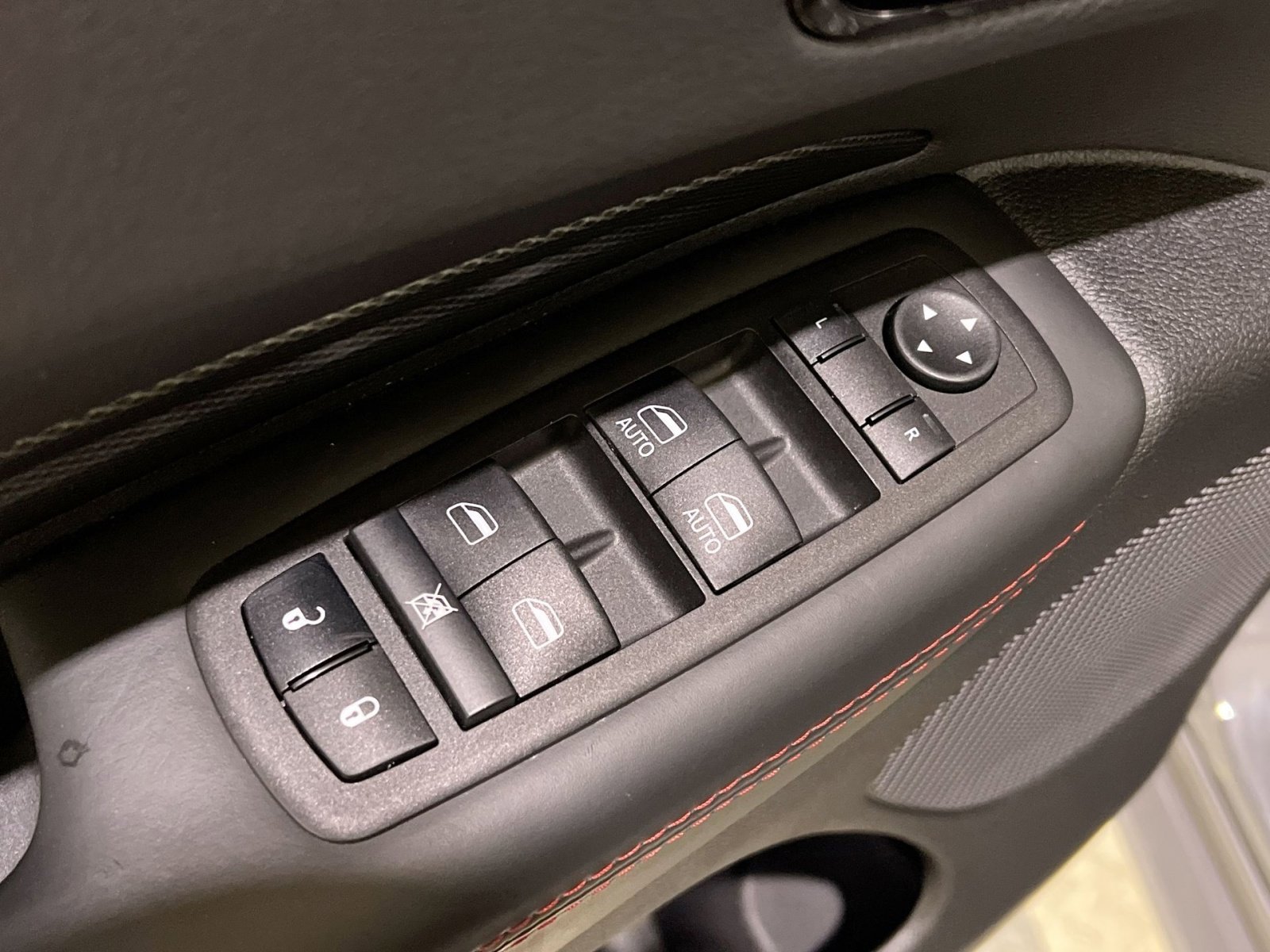 Used 2023 Dodge Durango R/T image 33