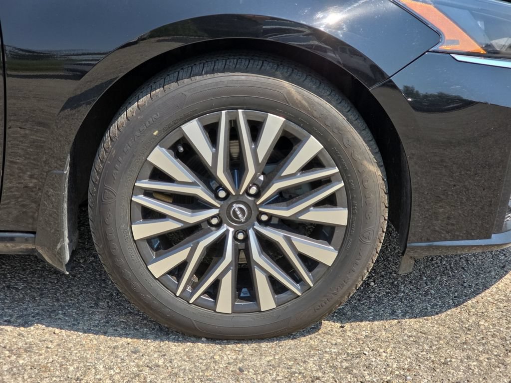 Used 2023 Nissan Altima 2.5 SV AWD/4WD image 19