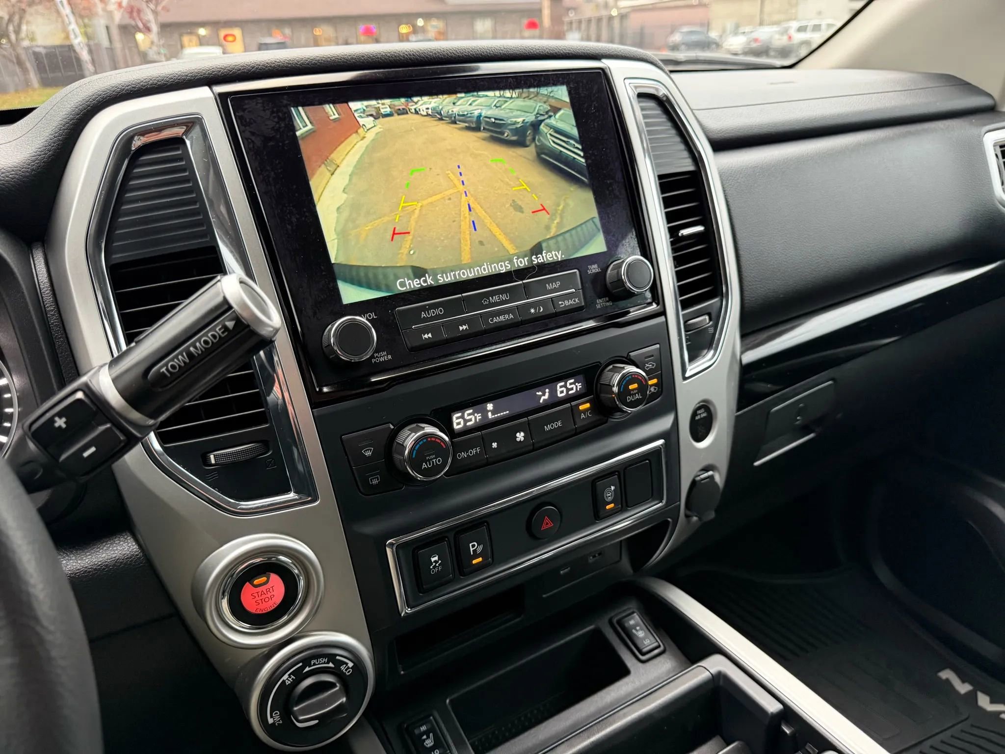 Used 2021 Nissan Titan SV w/ SV Convenience Package image 23