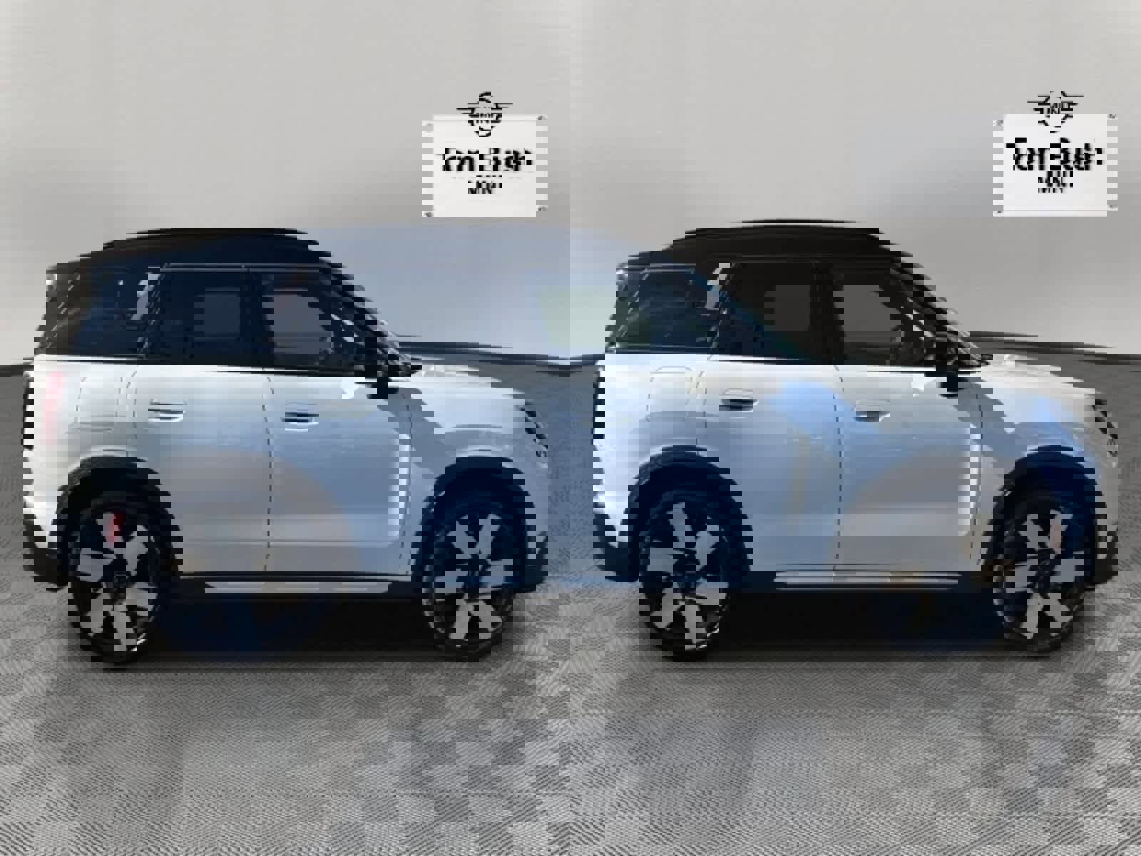 Used 2025 MINI Cooper Countryman S w/ Comfort Package Max image 2