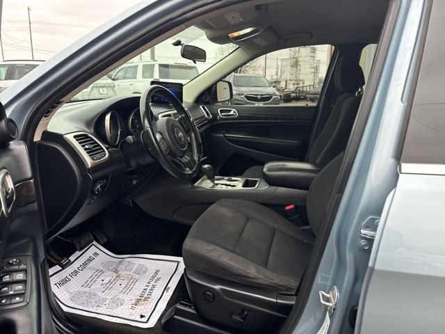 Used 2012 Jeep Grand Cherokee Laredo w/ Laredo E Group image 9