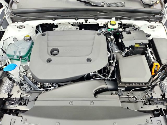 New 2026 Volvo XC40 B5 Plus w/ Protection Package Premier image 31