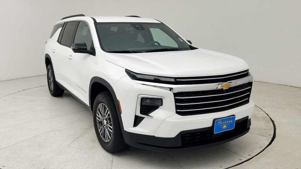 Used 2024 Chevrolet Traverse LT w/ Trailering Package image 1