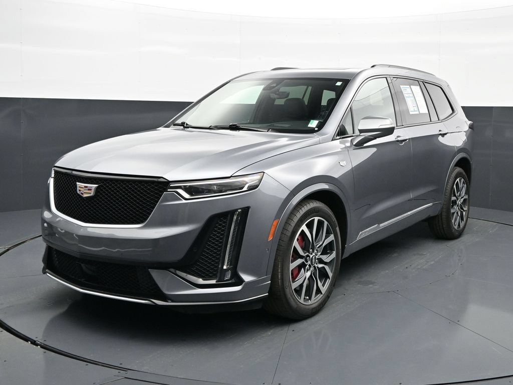Used 2022 Cadillac XT6 Sport w/ Technology Package AWD/4WD image 3
