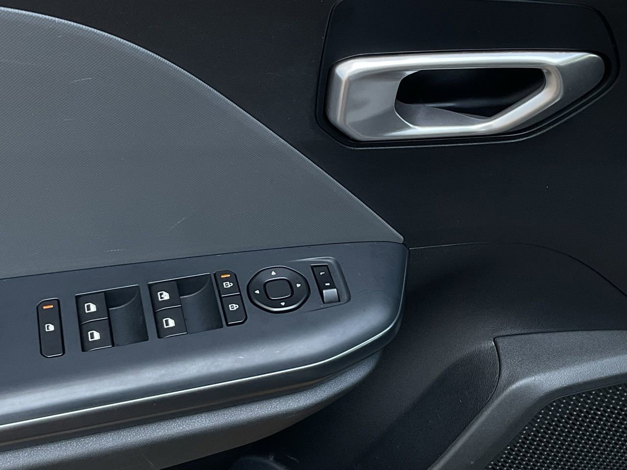 Used 2025 Kia K4 LXS image 12