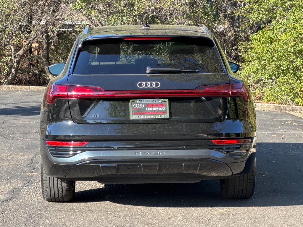 Used 2024 Audi Q8 e-tron Premium Plus w/ Premium Plus Package AWD/4WD image 8
