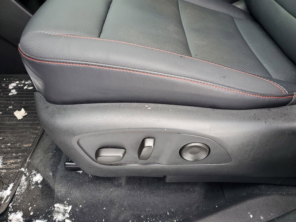 Used 2024 Chevrolet Traverse Z71 image 6