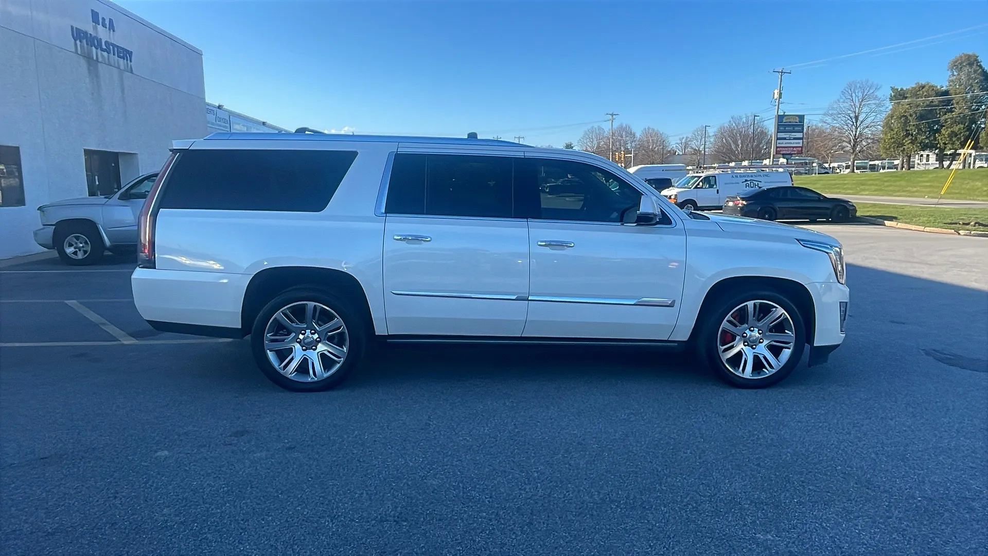Used 2015 Cadillac Escalade ESV Premium image 21