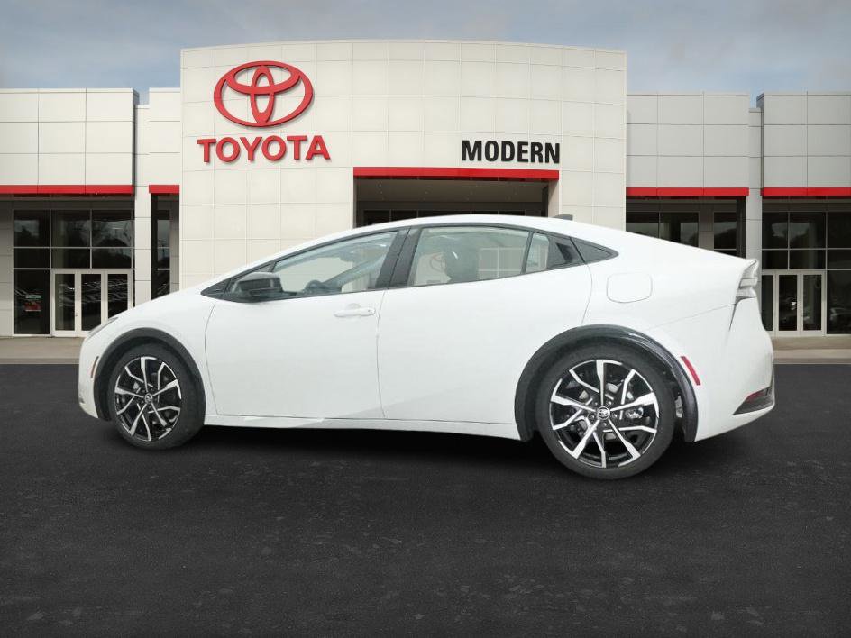 New 2026 Toyota Prius Plug-In Hybrid FWD image 12