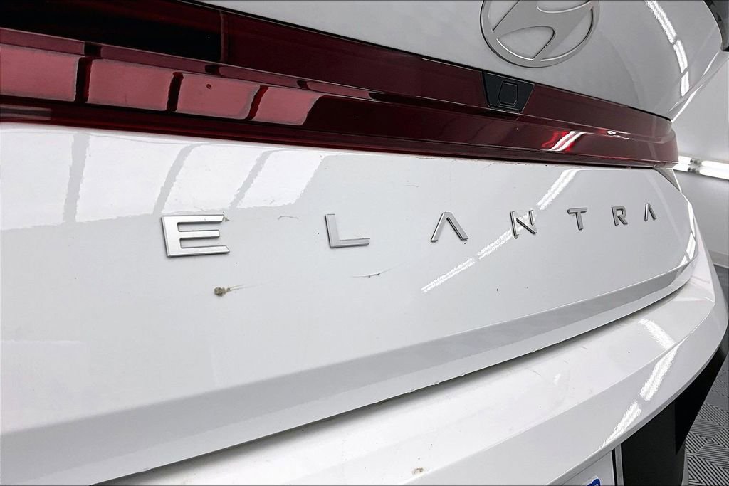 Used 2025 Hyundai Elantra Sport FWD image 8
