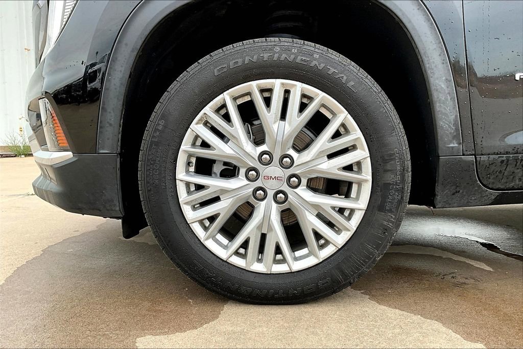 Used 2024 GMC Acadia Elevation image 11