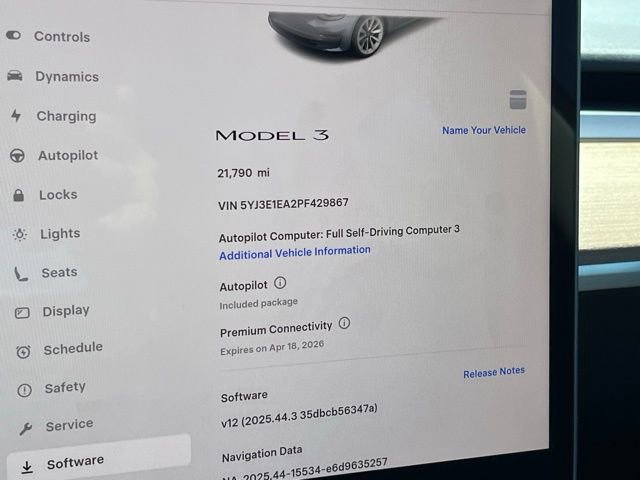 Used 2023 Tesla Model 3 Standard Range image 18