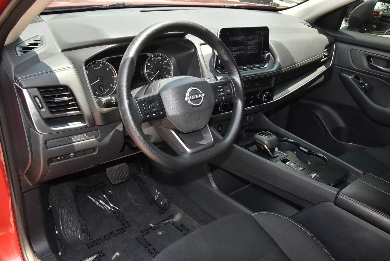 Used 2025 Nissan Rogue S FWD image 32