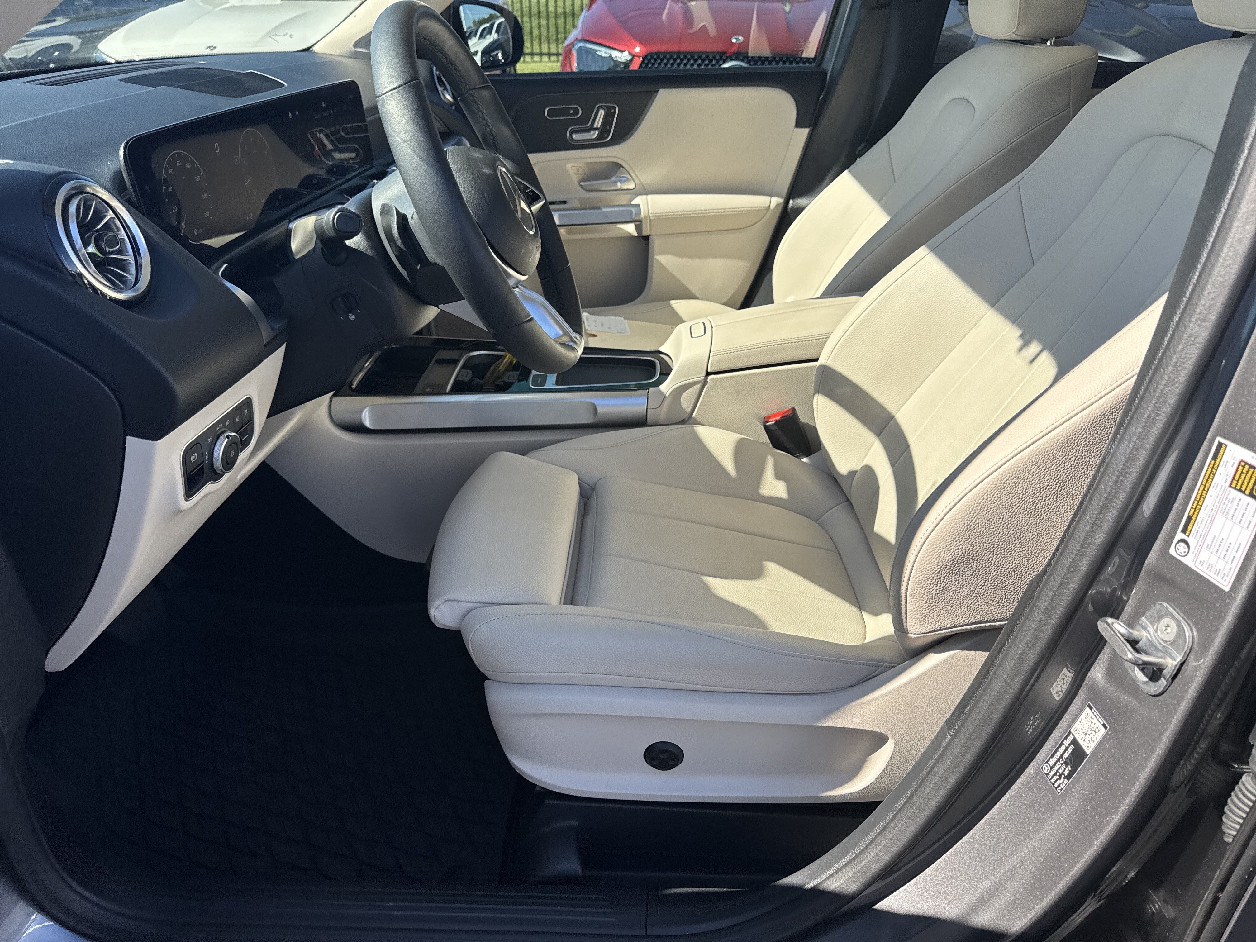 Used 2026 Mercedes-Benz GLB 250 image 16