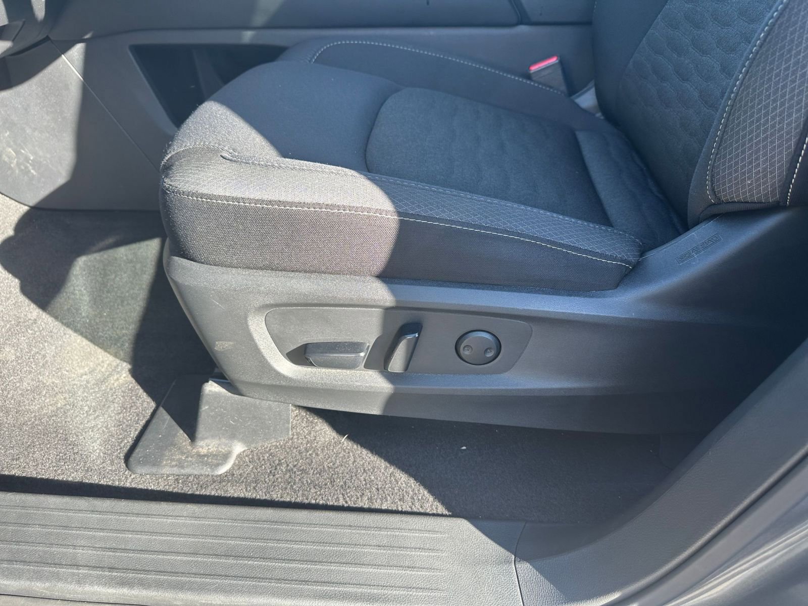 Used 2025 Nissan Pathfinder SV image 22