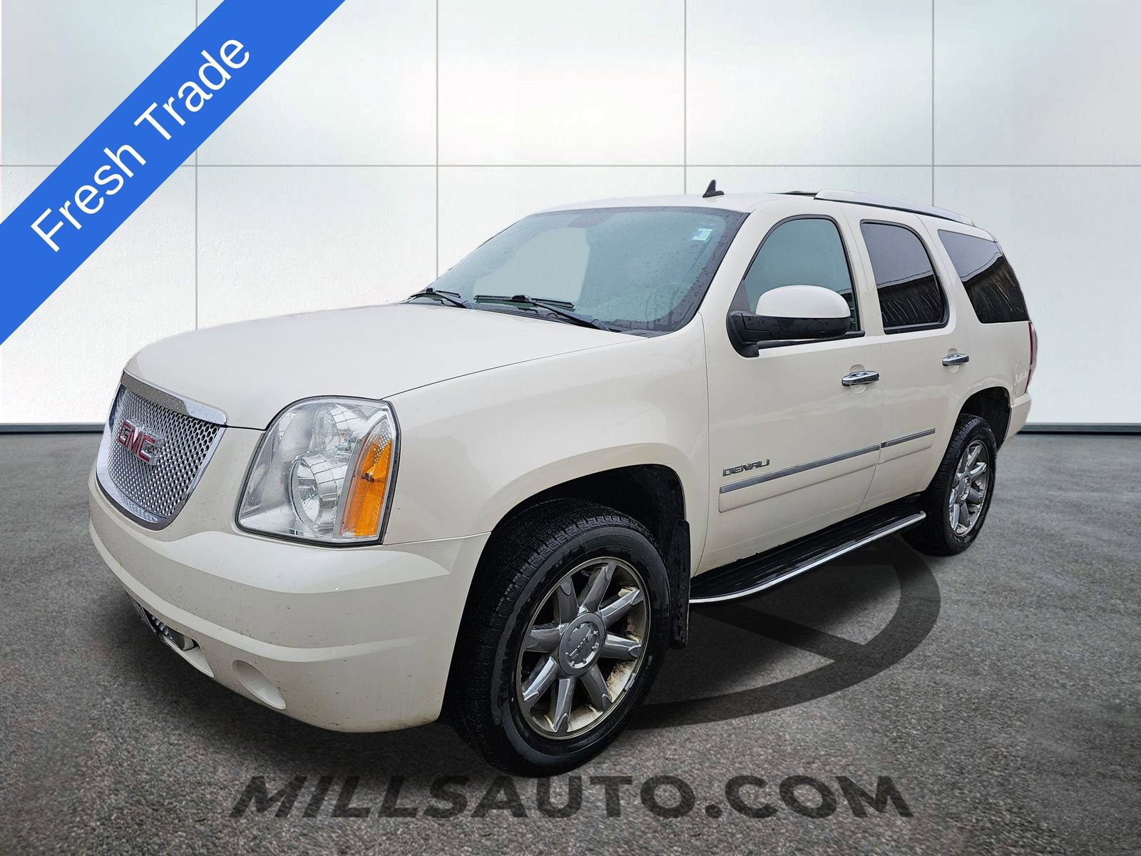 Used 2013 GMC Yukon Denali image 1