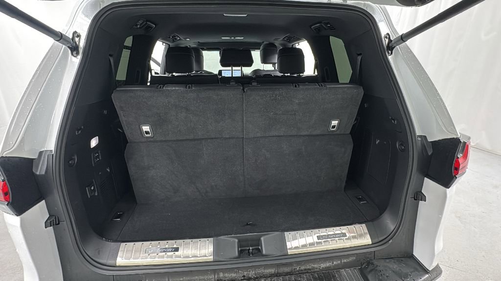 Used 2023 Lexus LX 600 F Sport image 16