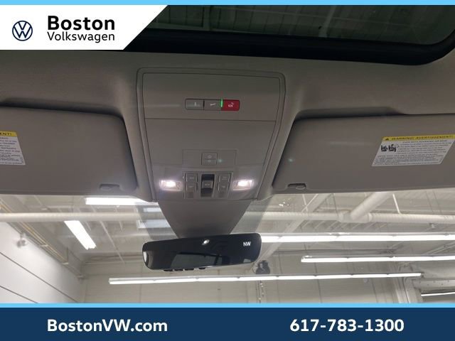 Certified 2022 Volkswagen Atlas SEL R-Line image 25