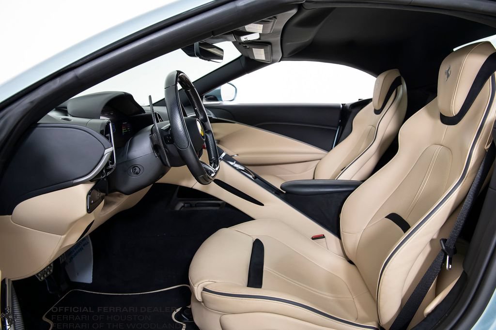 Used 2024 Ferrari Roma Spider RWD image 5