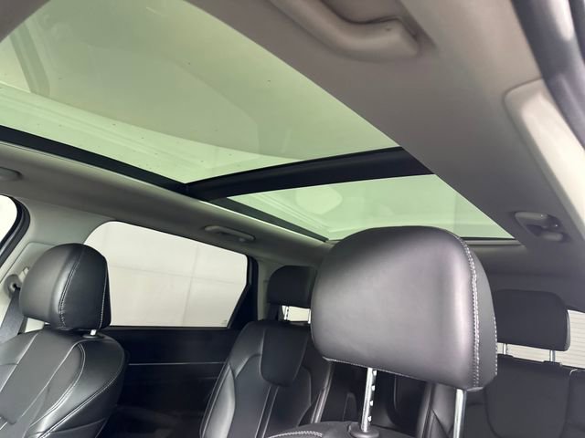 Used 2023 Kia Sorento SX image 12