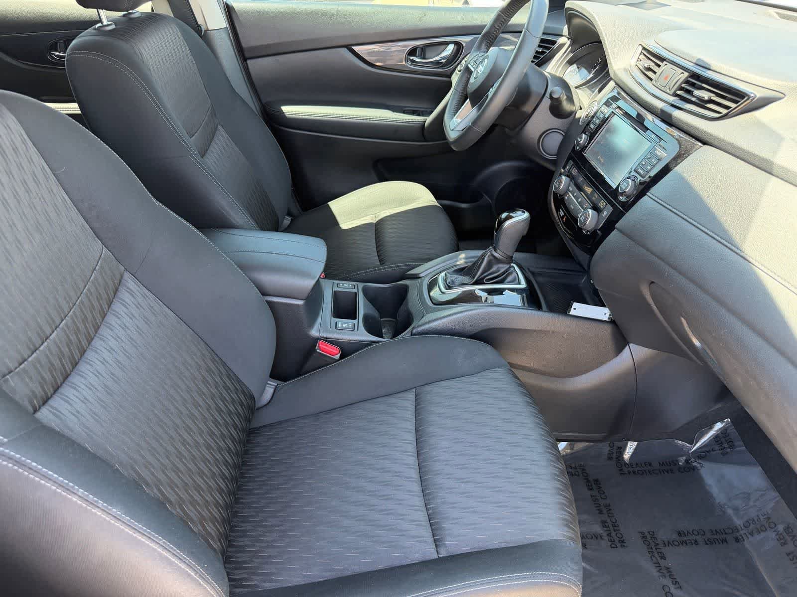 Used 2017 Nissan Rogue SV w/ SV Premium Package FWD image 11