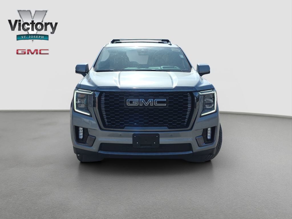 Used 2023 GMC Yukon Denali Ultimate AWD/4WD image 2