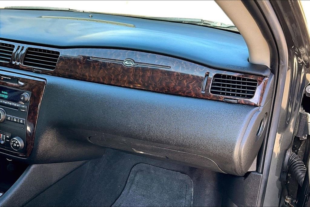 Used 2014 Chevrolet Impala LT w/ LT Sunroof Package image 20