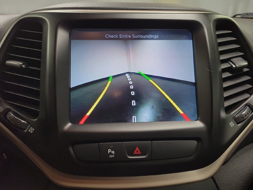Used 2018 Jeep Cherokee Limited AWD/4WD image 22